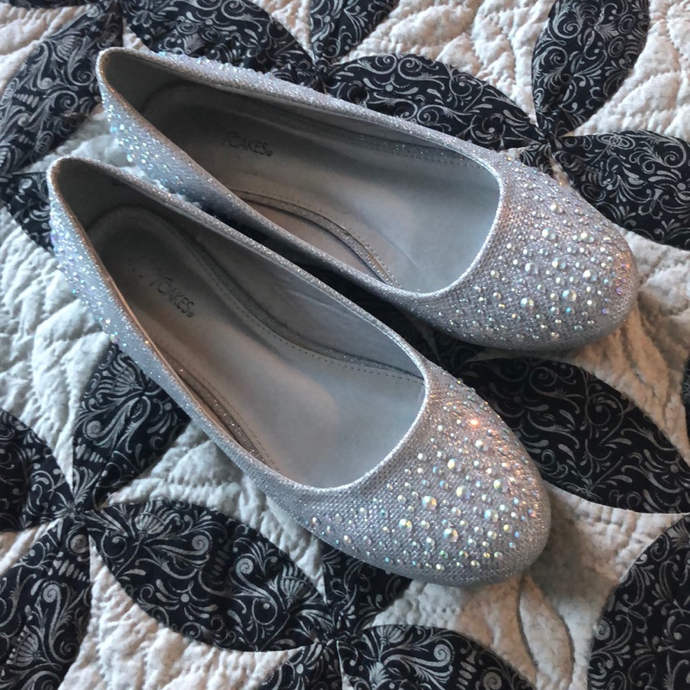 Silver Party Flats W/ Sparkle Embellishments